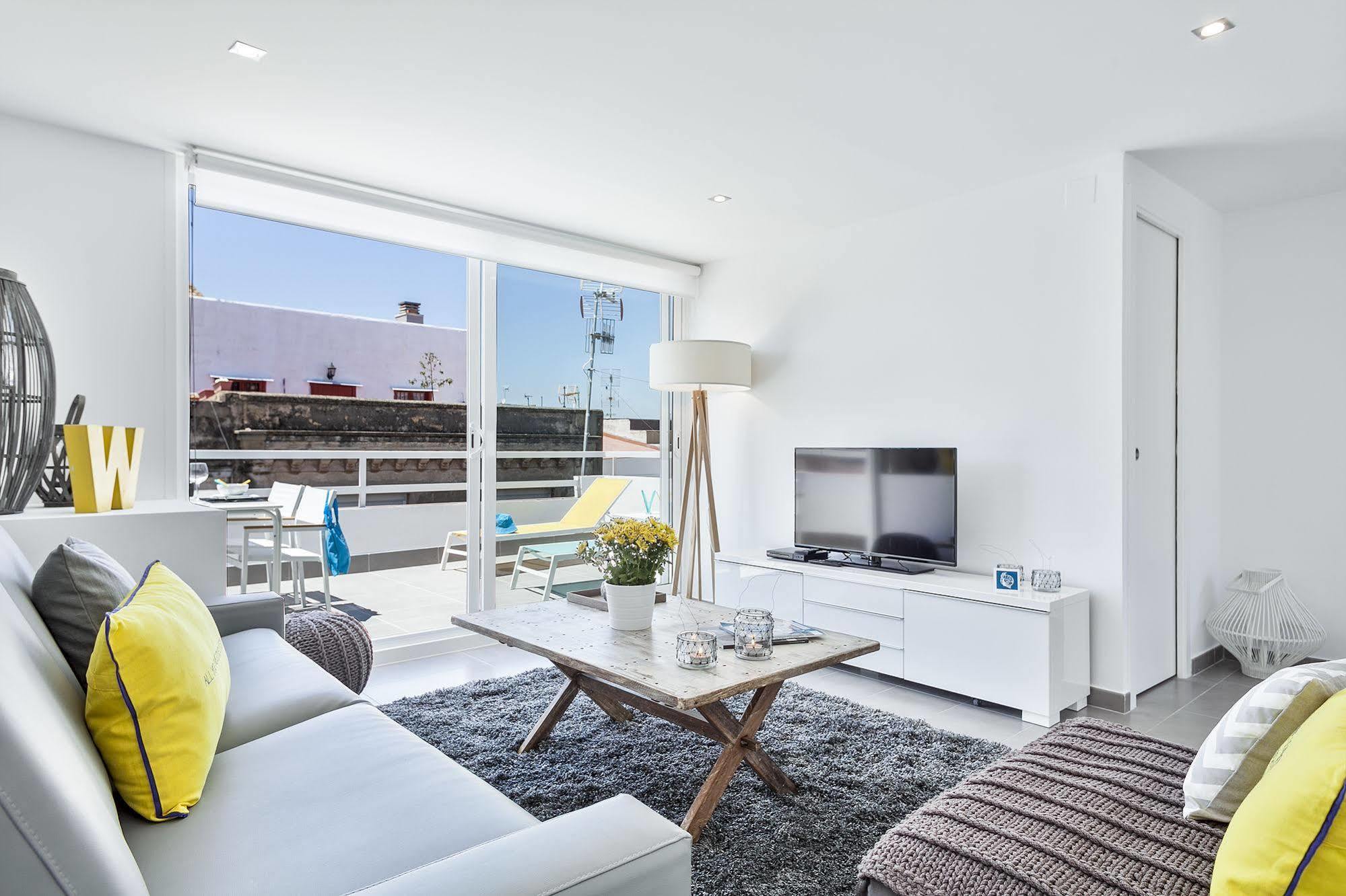 Апартаменты Sitges Group Blue&White Экстерьер фото