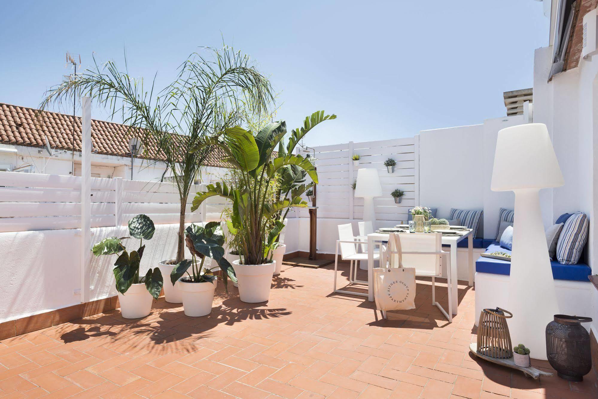 Апартаменты Sitges Group Blue&White Экстерьер фото