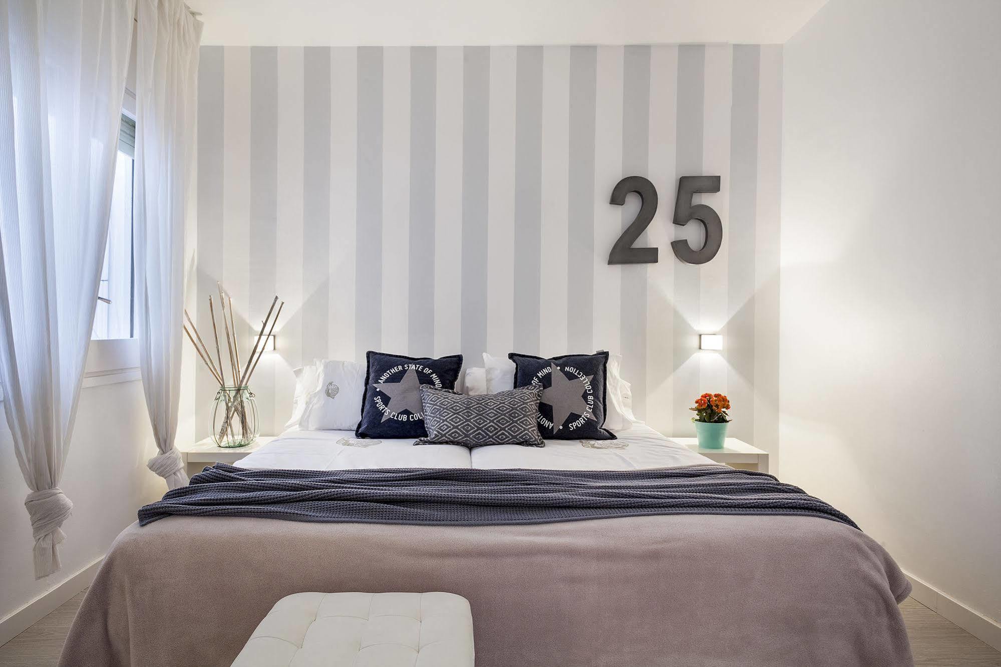 Апартаменты Sitges Group Blue&White Экстерьер фото